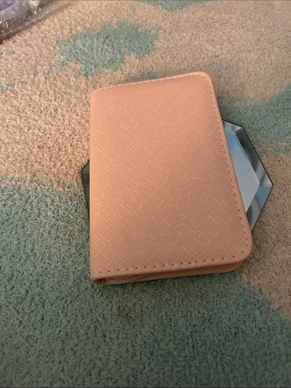 Compact Women's Manicure in Light Peach NWOT Contains all Sorts of Tools